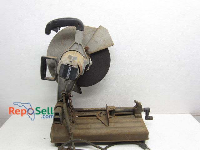 Lot 31-5208 - B&amp;D 14" Heavy Duty Chop Saw - Powers On