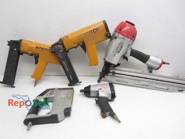 Lot 31-6320 - (5) Pneumatic Tools: (2) Bostitch, Porter Cable, Hausfeld etc