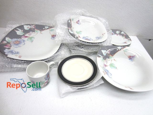 Lot 31-9357 - Lot of Mikasa "Tempo Eighty" Dishes: Plates, Cups, Saucers and Franciscan Saucers (matches lot 9283)