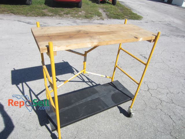 Lot 31-8341 - 500lb Steel Rolling Scaffolding by Gorilla Ladders