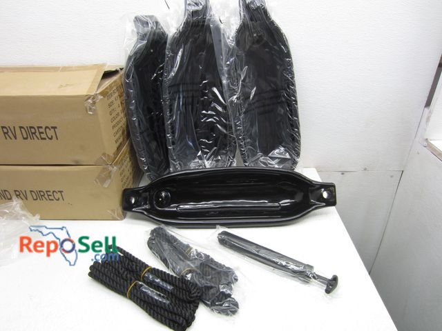 Lot 31-5426 - (8) New Black Marine Boat Fenders 6.5" x 23