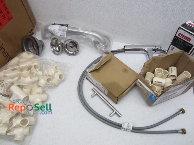 Lot 31-4136 - Lot Of Plumbing Supplies: 3/4" CPVC Tee, Couplings, CFG Faucet, Gab Bar etc