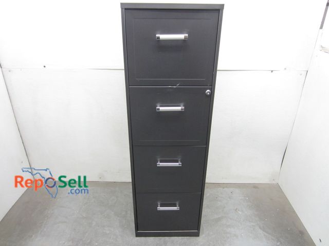 Lot 31-9136 - 4 Drawer Metal File Cabinet 46" x 14 x 18 - Key broke in lock