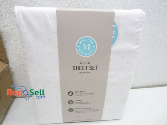 Lot 31-6246 - Martha Stewart Queen Set of Microfiber Sheets - New