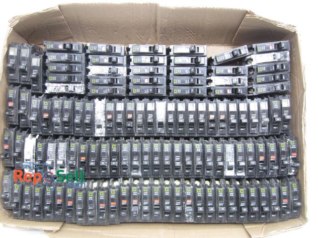 Lot 31-4138 - Approx (130) Square D 20 Amp Breakers For 120/240 VAC