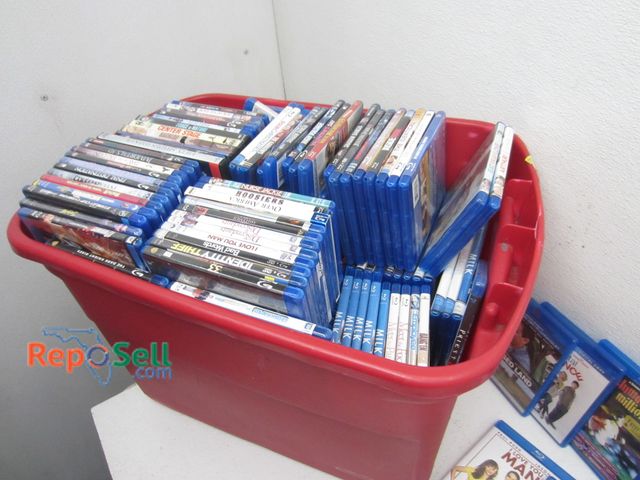 Lot 31-9451 - Large Lot of Blu Ray DVD's: Batman, 21 Jump St, Transformers, etc.
