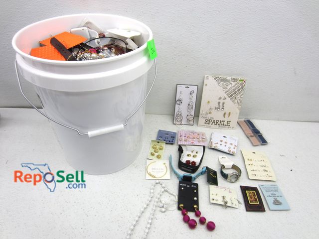 Lot 31-9298 - Large Lot of Jewelry in 5 Gal Pail