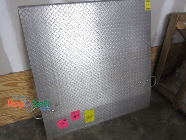 Lot 31-3005 - Diamond Plate Dock Plate   48" x 48"