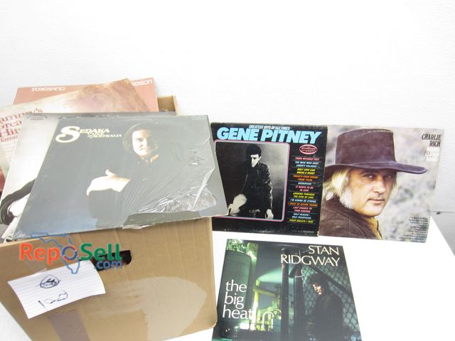 Lot 31-1130 - Approx (100) Vinyl Records