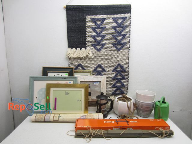 Lot 31-8346 - Estate Lot: Hang Onn 32-86" TV Wall Mount, Wall Decor, (3) Flower Pots, etc. - BRING TOTE