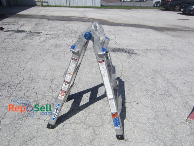 Lot 31-6103 - Werner Extendable 14' Metal Ladder