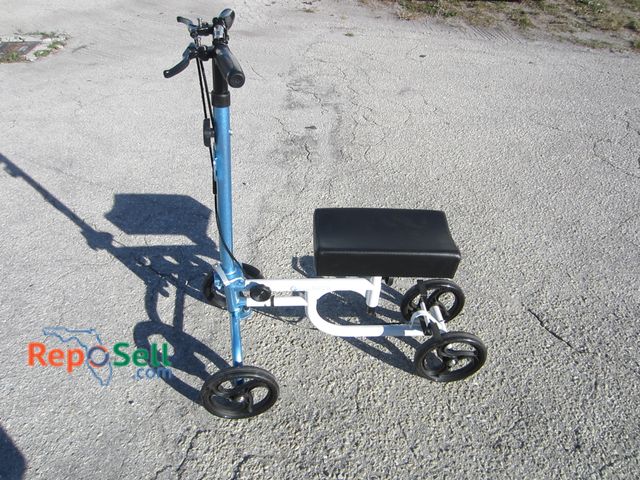 Lot 31-2272 - Kinec Mobility Scooter - Runs &amp; Operates when tested