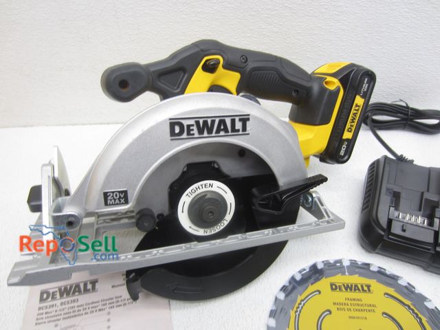 Lot 31-4109 - New Dewalt 6.5" Circular Saw DCS391 with Blade, Charger, Battery