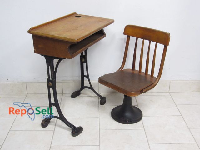 Lot 31-1023 - Kenney Bros &amp; Wolkins  School Desk With Chair