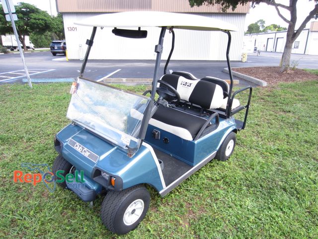 Lot 31-1022 - 2003 Club Car DS Golf Cart