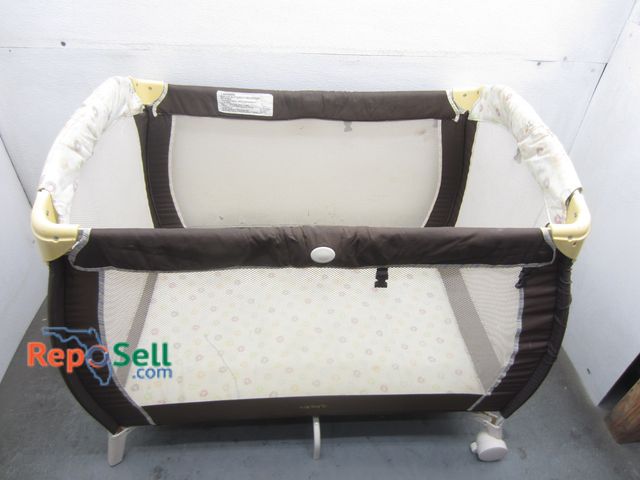 Lot 31-4187 - Carters Foldable Play yard