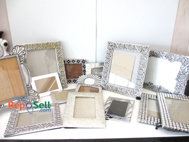 Lot 31-1121 - (15) Mostly Metal Decorative Frames - Various Sizes