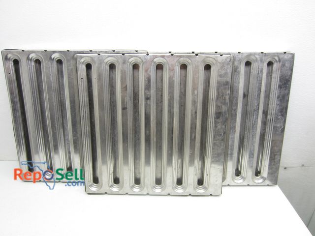 Lot 31-4151 - (3) Commercial Grease Traps 17.5"x17.5"x1.75"