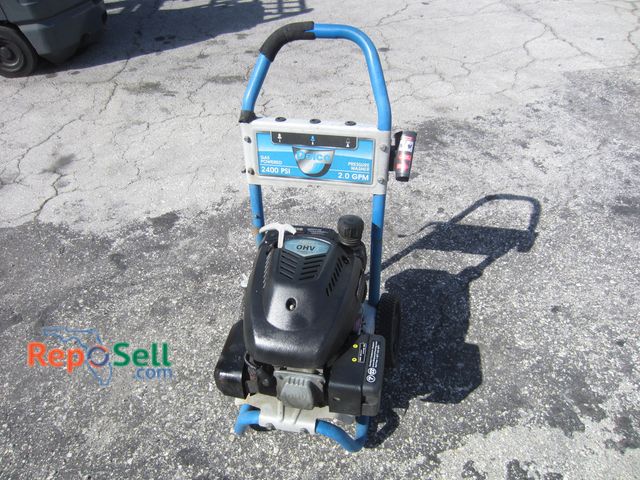 Lot 31-5199 - Delco 2400 PSI Gas Pressure Washer - Has Compression