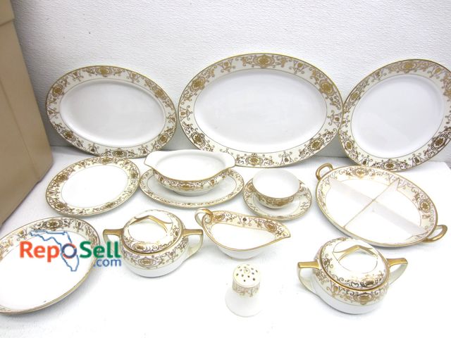 Lot 31-9383 - Noritake Dinnerware: (8) Plates, (12) Dessert Plates, Bowls, etc.
