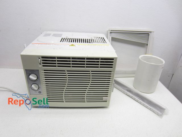 Lot 31-5227 - GE 5000 BTU Window A/C 16"x12"x16 1/2" - Power On, Cools