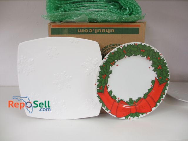 Lot 31-1097 - (17) Christmas Plates: Snowflake &amp; Red Ribbon