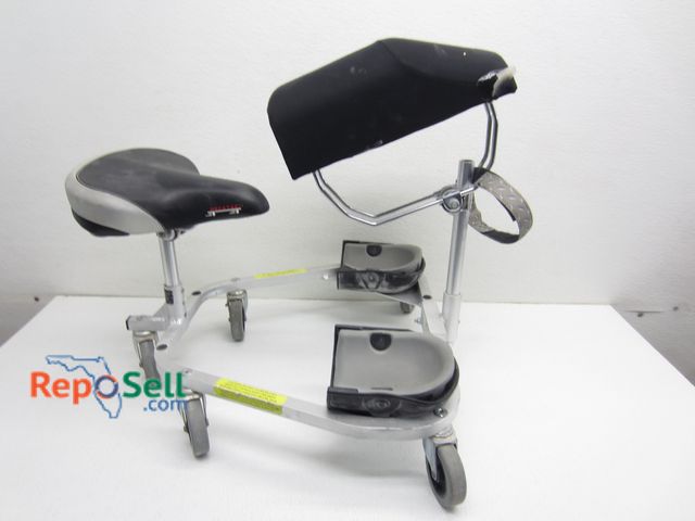 Lot 31-7561 - Racatac Rolling Kneeling Chest Supported Creeper Shop Stool