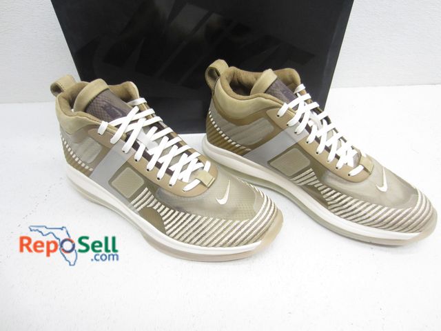 Lot 31-5300 - Nike Lebron Icon 10M New Shoes with Box