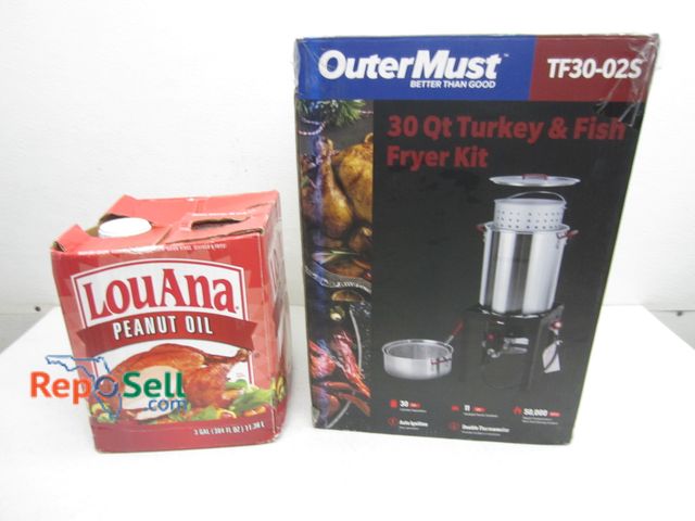 Lot 31-9414 - Outer Must 30 Quart Turkey And Fish Fryer With 3 Gallons Peanut Oil, Appears New