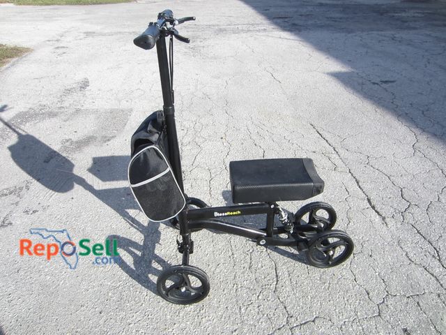Lot 31-2137 - Bless Reach Knee Scooter