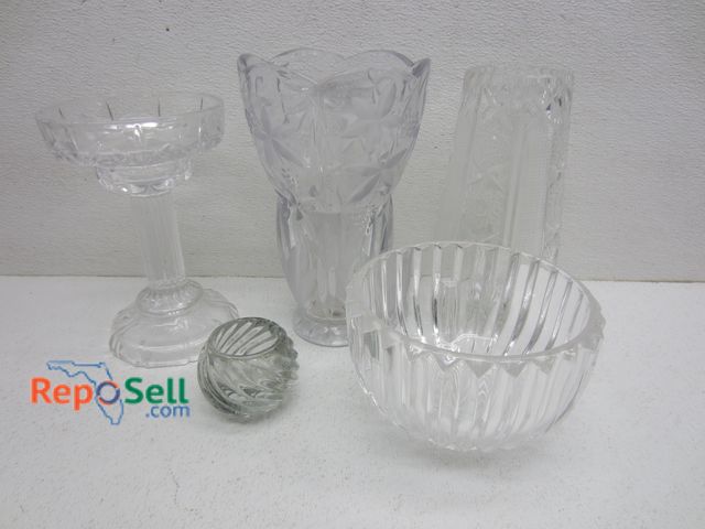 Lot 31-7590 - 5-pcs of Etched Glass - 18gal Tote Included