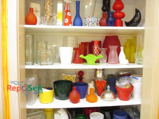 Lot 31-1359 - Contents of (5) Shelves: Flower Pots, Vases, Various Sizes/Styles/Colors - Does NOT Include # Boxes ...