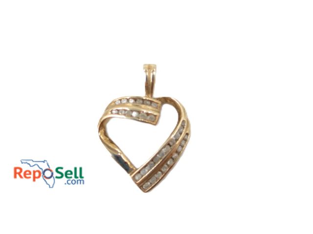 Lot 31-2027 - 10K Yellow Gold Diamond Heart Pendant - 3.0g total