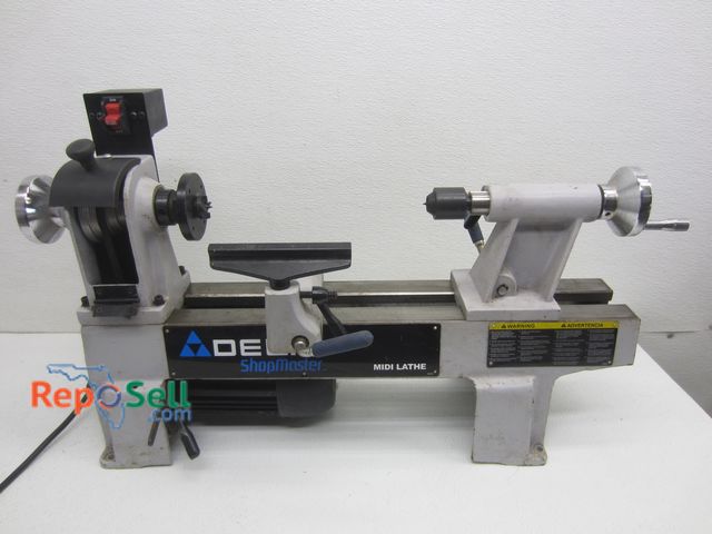 Lot 31-9092 - Delta Shop Master Wood Lathe - Power On
