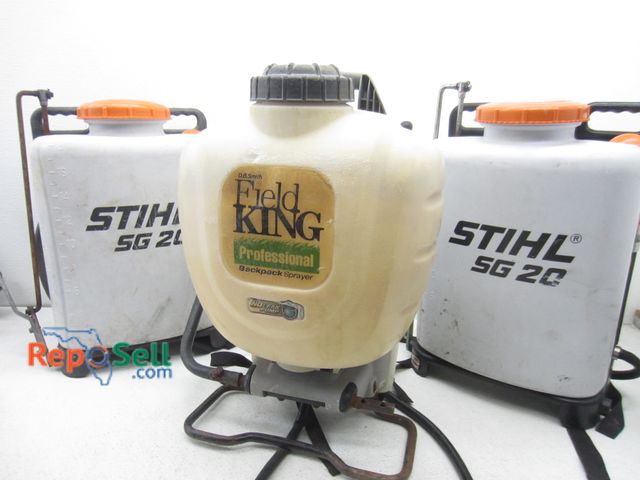 Lot 31-9178 - (3) backpack sprayers: (2) Stihl SG2O and (1) Field King.
