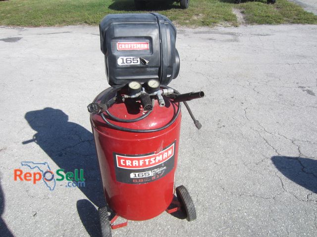 Lot 31-7571 - Craftsman Air Compressor, 33gal, 165psi, 49"H, #921.165720 - Powers On/DOES NOT Build Pressure