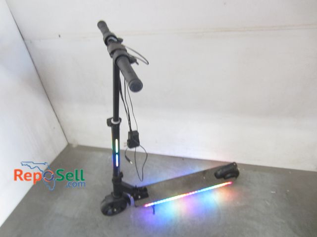 Lot 31-3159 - Electric Jetson Scooter Highline With Charger - Power On