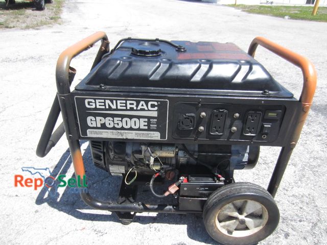 Lot 31-1347 - Generac 6500/8000 W generator has compression.