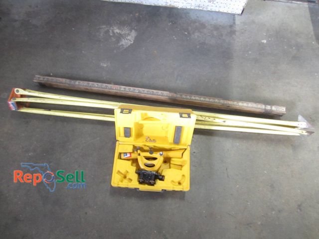 Lot 31-1278 - Berger Instruments Model 143B Transit Level with carrying case, measuring sticks, and tripod. Yellow...
