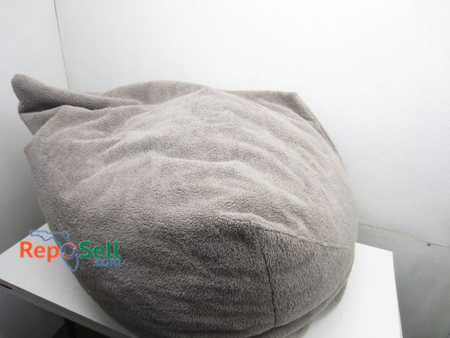 Lot 31-7411 - Mimish Gray Lounger with Tag - Can be used for storage