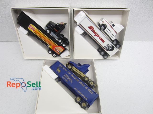 Lot 31-9374 - (3) New Winross Die-Cast Toy Trucks With Original Boxes: Snap-On, Burger King And Elks