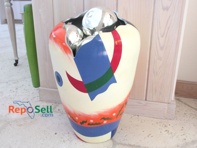 Lot 31-1095 - Decorative Ceramic Vase by Shawn Paul