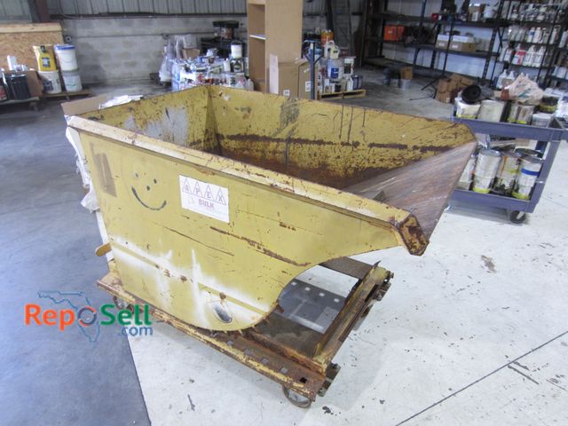 Lot 31-8075 - Apex Bulk Self Dumping Hopper on Wheels   36" x 61" x 46"