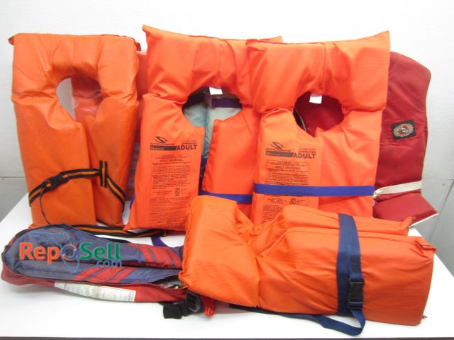 Lot 31-8537 - Lot of Life Jackets &amp; Vests