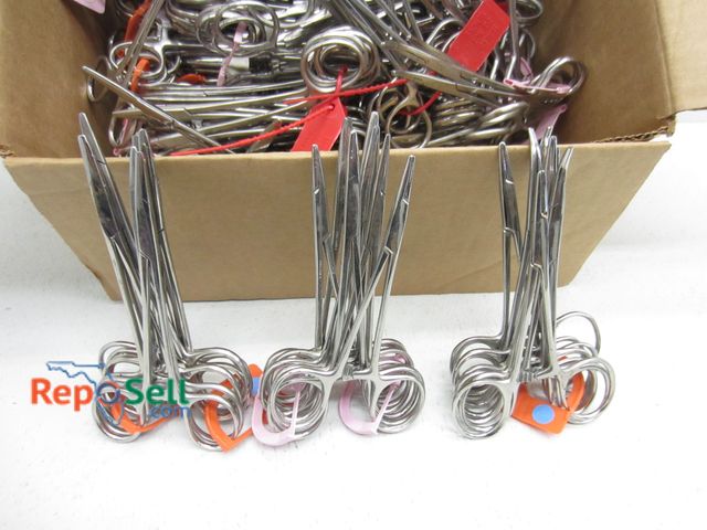Lot 31-1182 - 14# of stainless steel surgical instruments, hemostats.