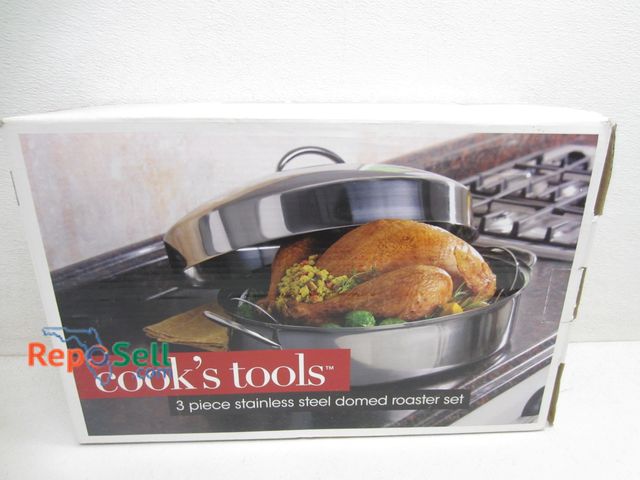 Lot 31-6279 - New three-piece stainless steel domed roaster.