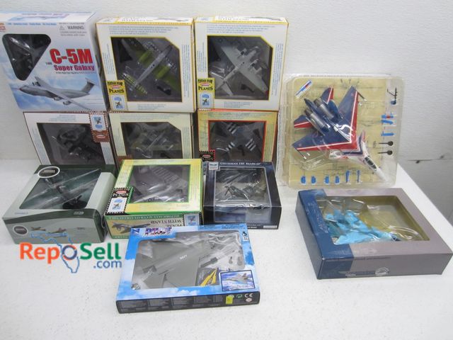 Lot 31-9225 - (12) New Die-Cast Models: B-26 Marauder, C-5 M Super Galaxy, Arvo Lancaster etc