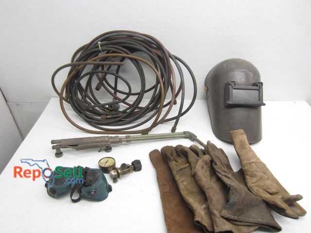 Lot 31-6254 - Welding Equipment: Torch, Helmet, Gloves, Hoses etc