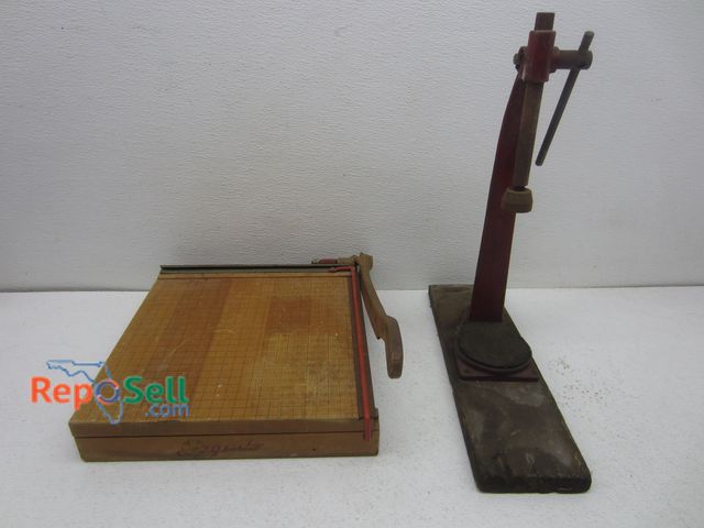 Lot 31-6062 - Bottle Capper Press &amp; Ingento Paper Cutter