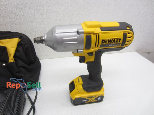 Lot 31-2124 - DeWalt 1/2" Impact Wrench #DCF889H w/ 4.0AH Battery, Charger &amp; Tool Bag - Powers On
